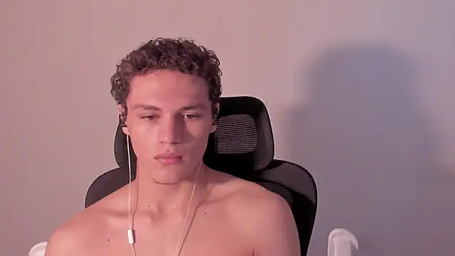 laurent nova online show from April 25, 12:41 pm