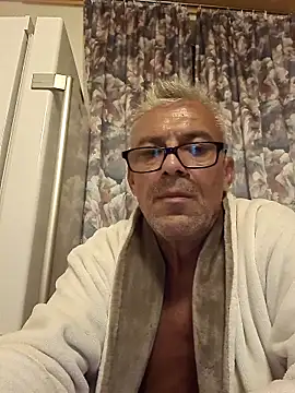 Snapshot of Picolo4111 chatting on September 17, 2:23 am Picolo4111 online show from September 17, 2:23 am