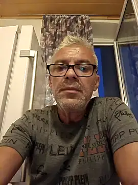 Snapshot of Picolo4111 chatting on September 12, 5:46 pm Picolo4111 online show from September 12, 5:46 pm