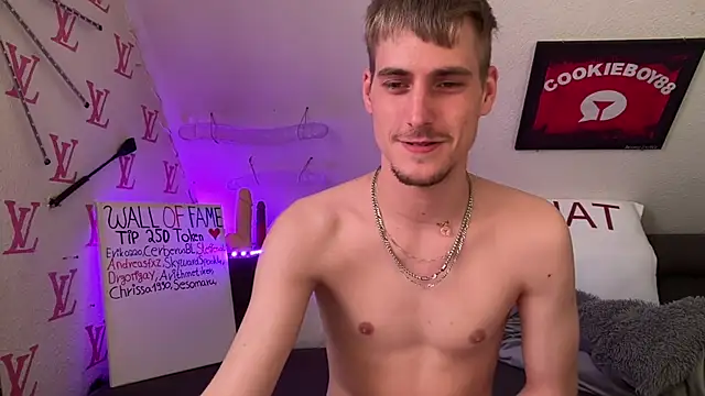 Cookieboy88 online show from May 6, 3:34 pm
