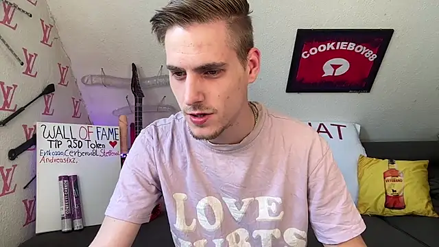 Cookieboy88 online show from May 2, 3:15 pm