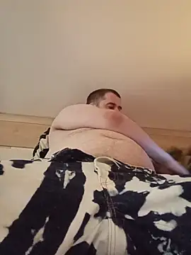 machobear87 online show from April 9, 7:42 pm