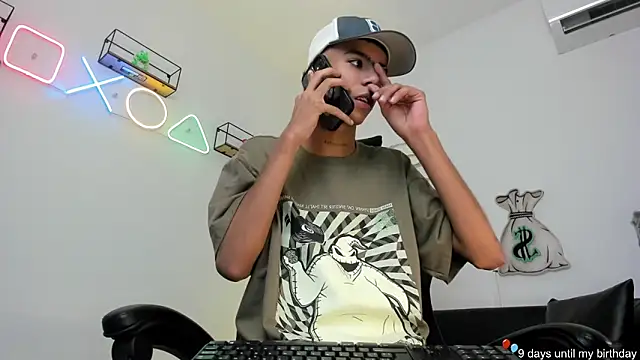 Snapshot of dikey_62 chatting on January 10, 7:43 pm dikey 62 online show from January 10, 7:43 pm