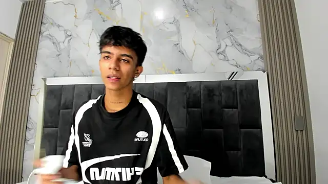 Snapshot of dikey_62 chatting on September 24, 7:45 pm dikey 62 online show from September 24, 7:45 pm