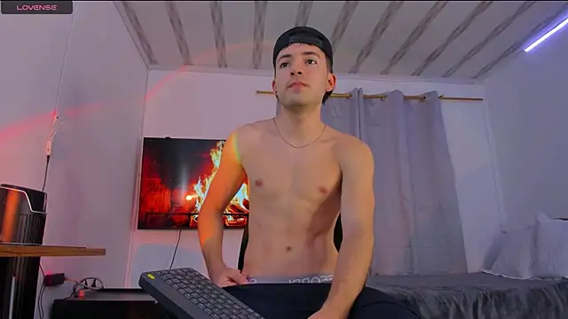 Snapshot of bower_and_colucci chatting on October 21, 11:51 pm bower and colucci online show from October 21, 11:51 pm