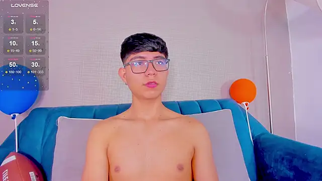 Snapshot of CodyTwink chatting on February 21, 1:11 pm CodyTwink online show from February 21, 1:11 pm