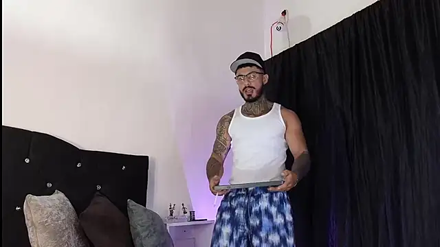 john cartter1 online show from October 23, 11:24 am