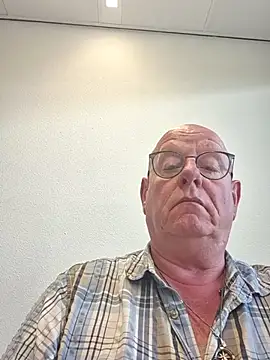 andrejoyfull64 online show from July 1, 11:22 am