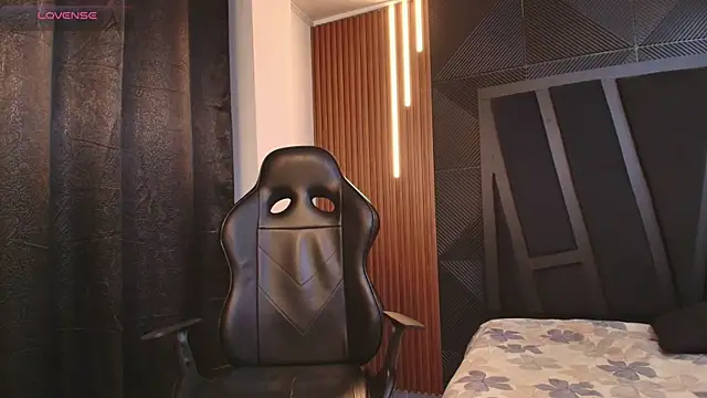 Johan Williams 07 online show from April 28, 2:27 am