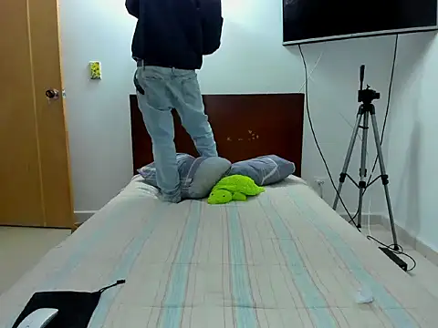 Chandler ken online show from November 17, 4:26 am