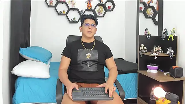 Snapshot of Siul_bigboy chatting on March 18, 7:12 pm Siul bigboy online show from March 18, 7:12 pm