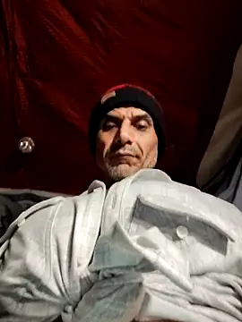 Gillygilly76 online show from November 14, 6:05 am