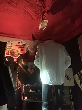 Gillygilly76 online show from March 21, 2:37 am