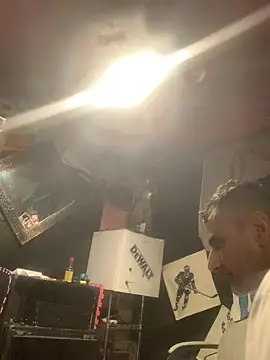 Gillygilly76 online show from March 11, 5:53 pm