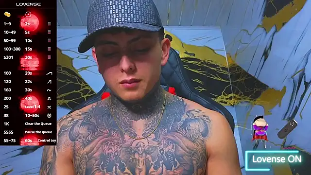 Snapshot of Kevin22_222 chatting on October 24, 7:32 am Kevin22 222 online show from October 24, 7:32 am