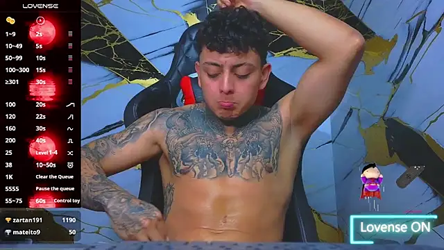 Snapshot of Kevin22_222 chatting on October 26, 7:54 am Kevin22 222 online show from October 26, 7:54 am