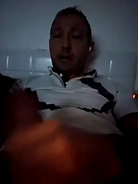 Snapshot of parejabgs chatting on January 21, 3:27 am parejabgs online show from January 21, 3:27 am