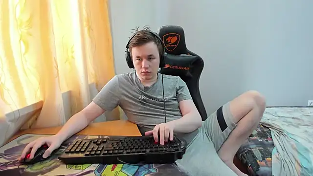 iliaskrislove online show from June 18, 11:04 am