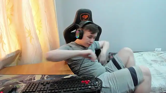 iliaskrislove online show from April 24, 1:46 pm