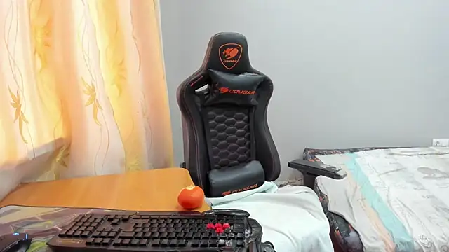 iliaskrislove online show from April 23, 1:35 pm