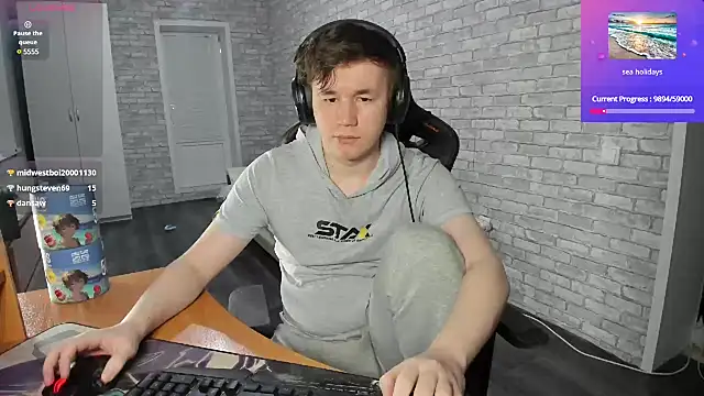 Snapshot of iliaskrislove chatting on January 4, 1:53 pm iliaskrislove online show from January 4, 1:53 pm