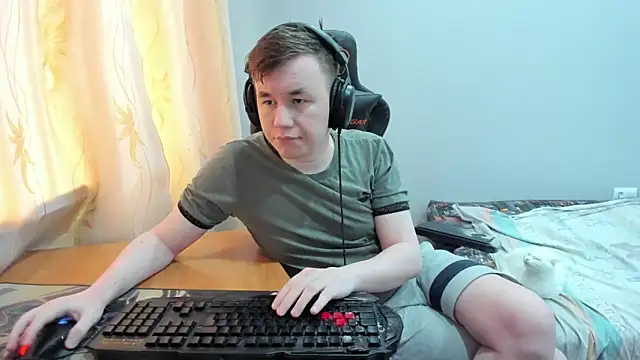 iliaskrislove online show from April 27, 10:01 am