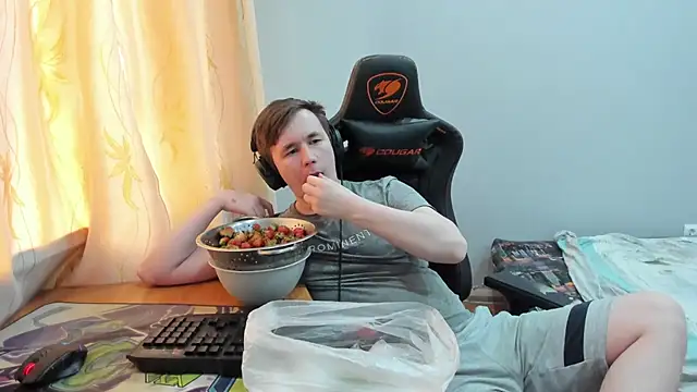 iliaskrislove online show from June 23, 3:33 am