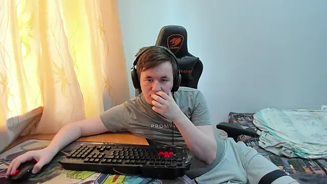 iliaskrislove online show from June 17, 9:22 am