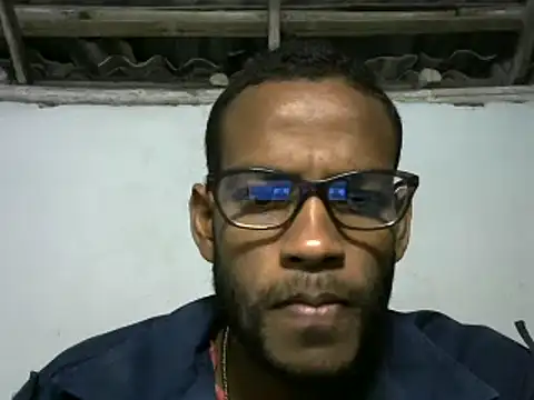 Snapshot of michel_sc chatting on January 4, 9:43 am michel sc online show from January 4, 9:43 am