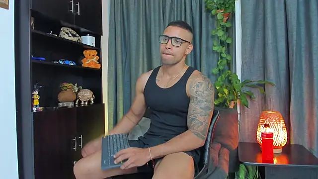 LincomAmith online show from October 17, 11:31 pm