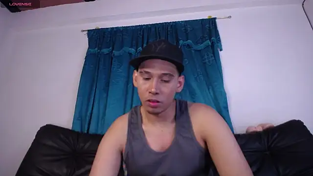 Snapshot of Jaison_halls chatting on November 2, 6:06 am Jaison halls online show from November 2, 6:06 am