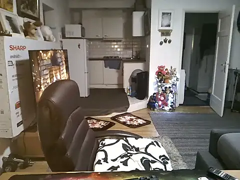 Snapshot of mihaimichael chatting on October 15, 6:59 pm mihaimichael online show from October 15, 6:59 pm