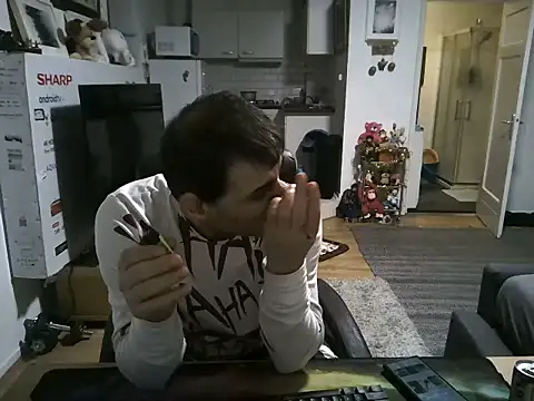 Snapshot of mihaimichael chatting on October 21, 12:58 am mihaimichael online show from October 21, 12:58 am