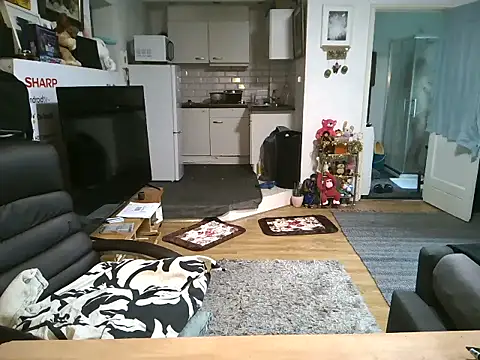 Snapshot of mihaimichael chatting on October 31, 2:42 pm mihaimichael online show from October 31, 2:42 pm