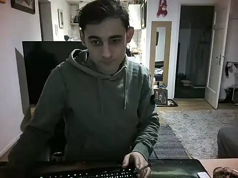 Snapshot of mihaimichael chatting on March 13, 7:39 pm mihaimichael online show from March 13, 7:39 pm