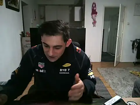 Snapshot of mihaimichael chatting on March 19, 5:41 am mihaimichael online show from March 19, 5:41 am