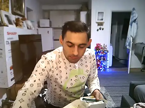 Snapshot of mihaimichael chatting on October 17, 11:20 pm mihaimichael online show from October 17, 11:20 pm