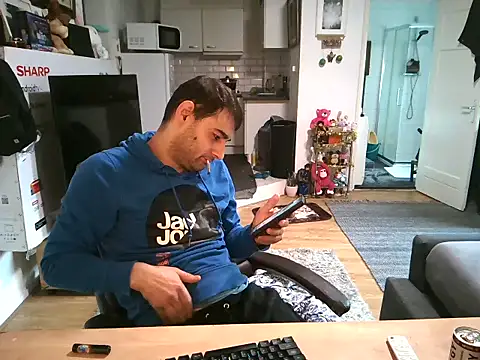 Snapshot of mihaimichael chatting on November 1, 2:43 pm mihaimichael online show from November 1, 2:43 pm