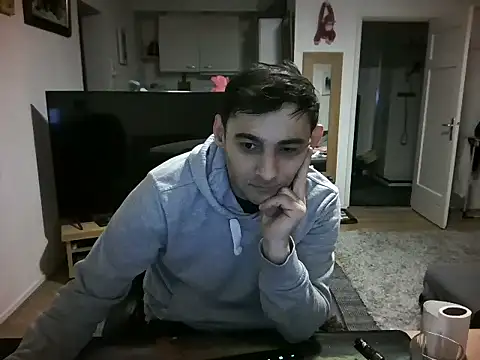 Snapshot of mihaimichael chatting on March 15, 11:39 pm mihaimichael online show from March 15, 11:39 pm
