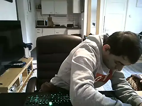 Snapshot of mihaimichael chatting on January 25, 12:16 pm mihaimichael online show from January 25, 12:16 pm