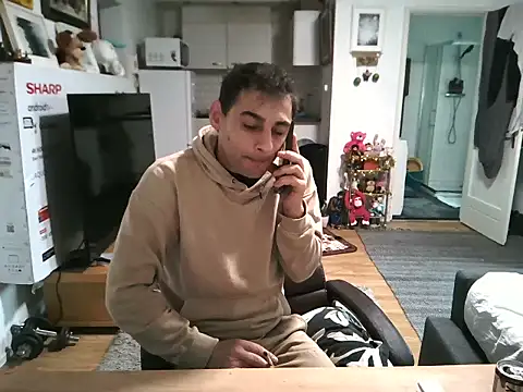 Snapshot of mihaimichael chatting on October 27, 12:18 pm mihaimichael online show from October 27, 12:18 pm