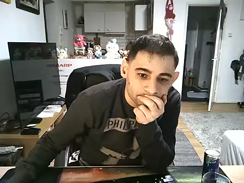 Snapshot of mihaimichael chatting on March 20, 11:02 pm mihaimichael online show from March 20, 11:02 pm