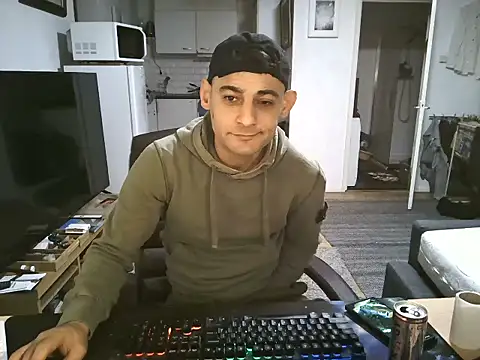 Snapshot of mihaimichael chatting on September 11, 7:24 pm mihaimichael online show from September 11, 7:24 pm