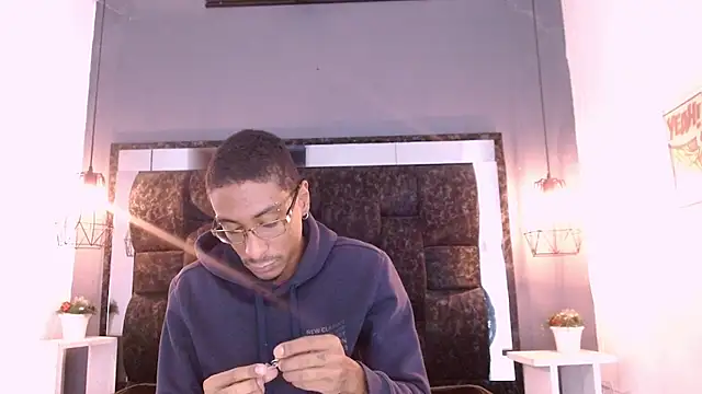 Snapshot of Jose_Smoke chatting on February 17, 2:53 am Jose Smoke online show from February 17, 2:53 am