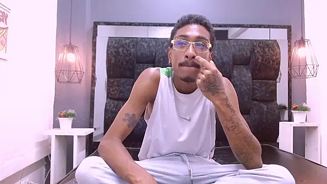 Snapshot of Jose_Smoke chatting on January 22, 3:31 am Jose Smoke online show from January 22, 3:31 am