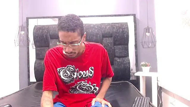 Snapshot of Jose_Smoke chatting on February 28, 3:59 am Jose Smoke online show from February 28, 3:59 am