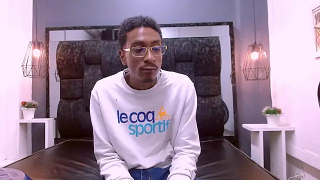 Snapshot of Jose_Smoke chatting on January 13, 3:23 am Jose Smoke online show from January 13, 3:23 am
