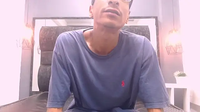 Snapshot of Jose_Smoke chatting on March 5, 3:41 am Jose Smoke online show from March 5, 3:41 am