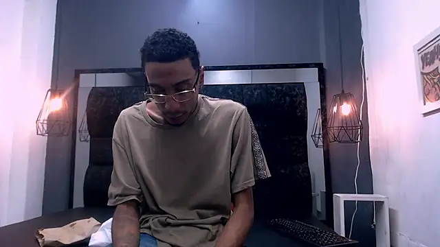 Snapshot of Jose_Smoke chatting on October 22, 3:10 am Jose Smoke online show from October 22, 3:10 am