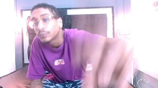 Snapshot of Jose_Smoke chatting on February 27, 3:25 am Jose Smoke online show from February 27, 3:25 am